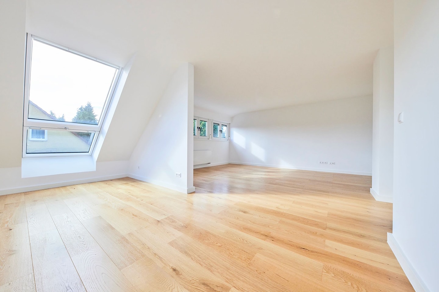 Impressionen Innenausbau: Dachgeschoss-Maisonette Behringstraße